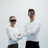 ES16 Enzo Fahrradbrille. Schwarz mit grauer polarisierter Linse.